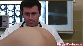 فتاة في الحمام. موقع ...
