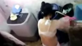 يلهون مع عاهرة بورنو ...