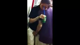 هاجم المرأة العجوز ، ...